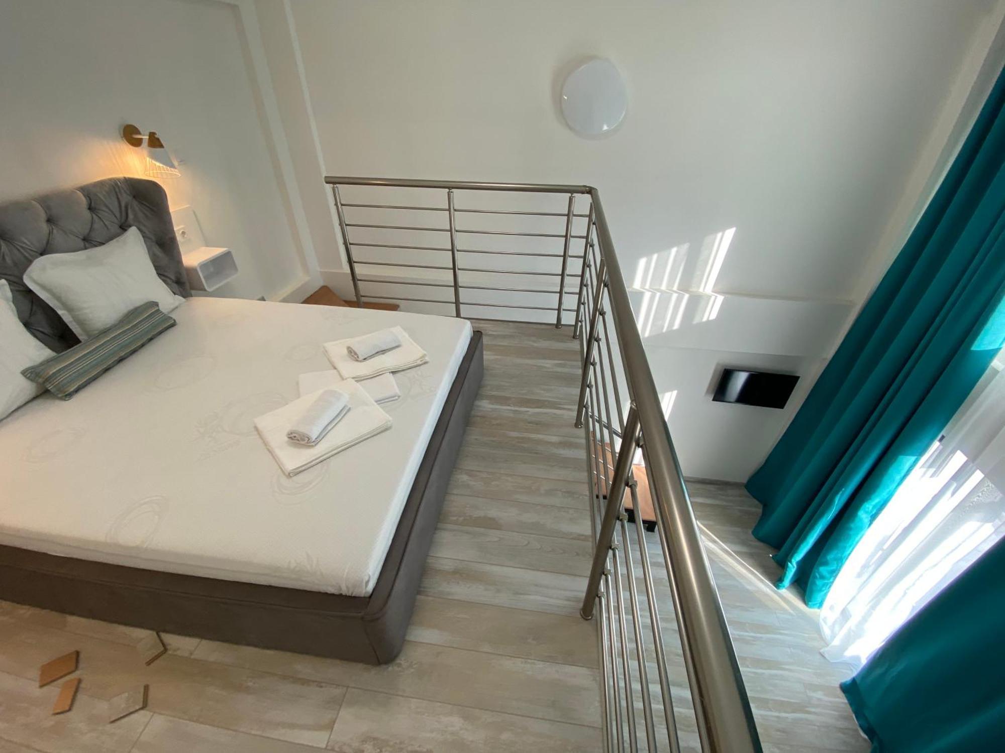 Opalium Beach Front Suites Potos Extérieur photo