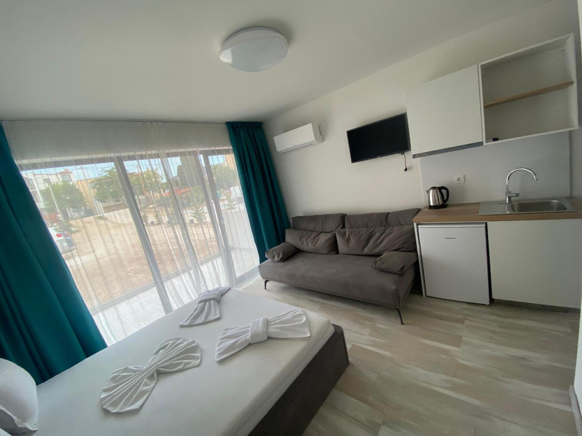 Opalium Beach Front Suites Potos Extérieur photo