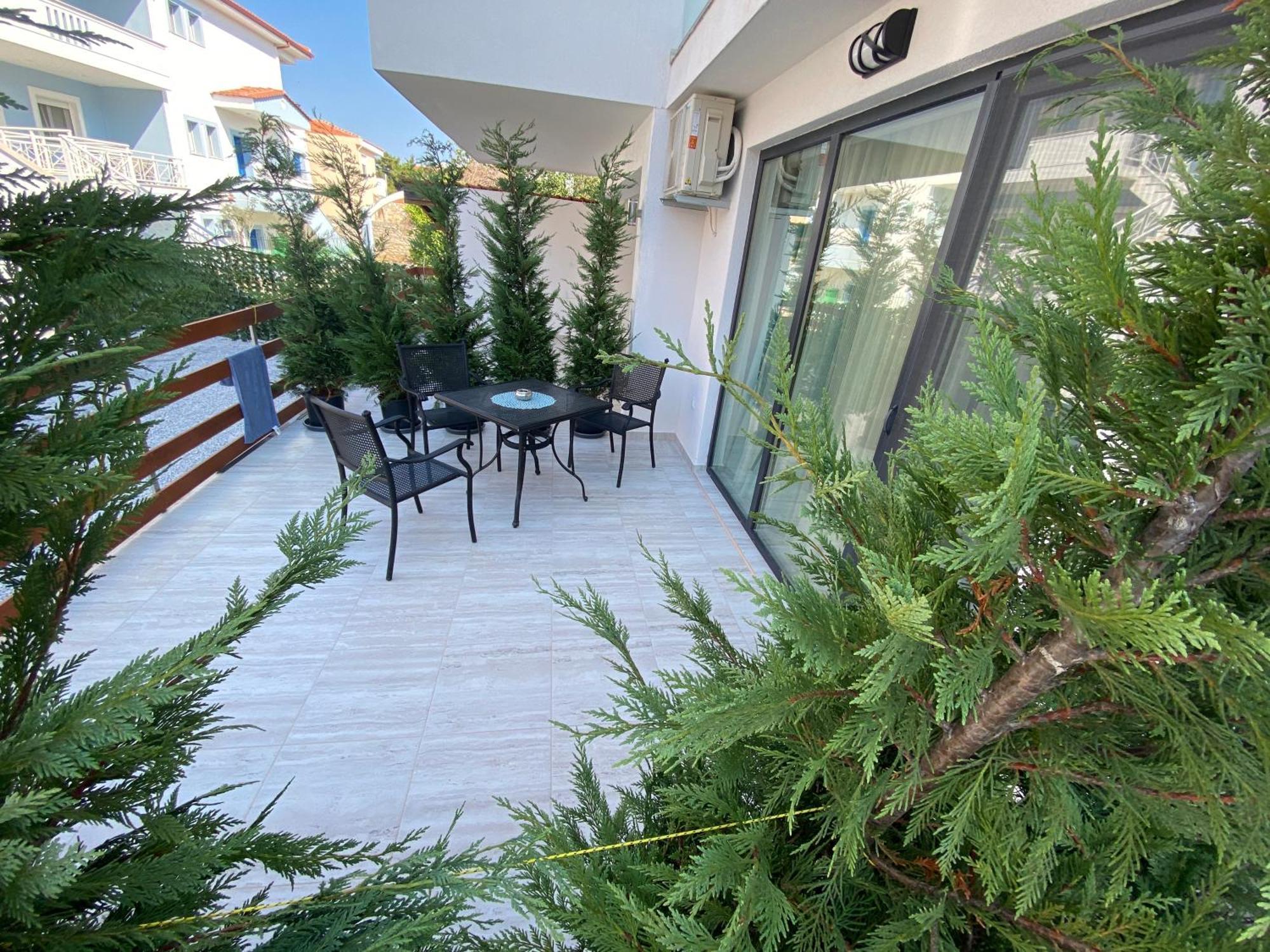 Opalium Beach Front Suites Potos Extérieur photo