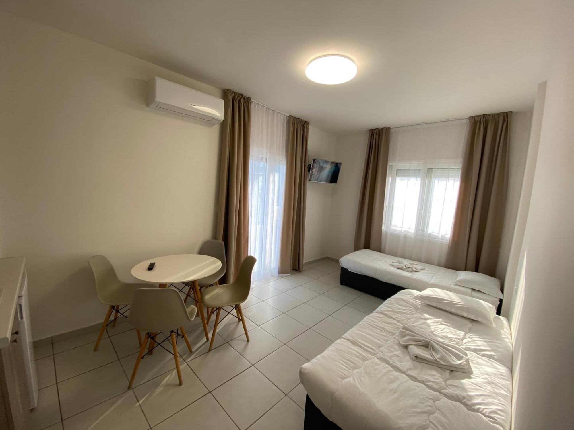 Opalium Beach Front Suites Potos Extérieur photo